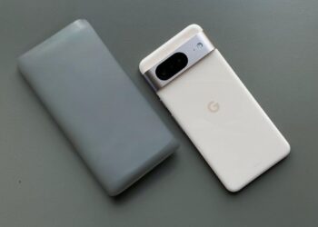 Google Pixel 8a vs Pixel 7a – Performance, Camera, and Value Test
